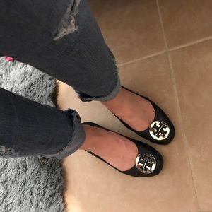 classic tory burch black and silver logo flat 8.5
